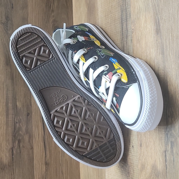 Converse Brand new in the box size junior 4=size women's 6. - Picture 4 of 15